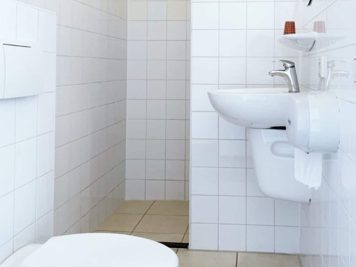 groepsaccommodatie-nijmegen-berg-en-dal-20-22-personen-9-slaapkamers-16 Accommodatie met 9 badkamers