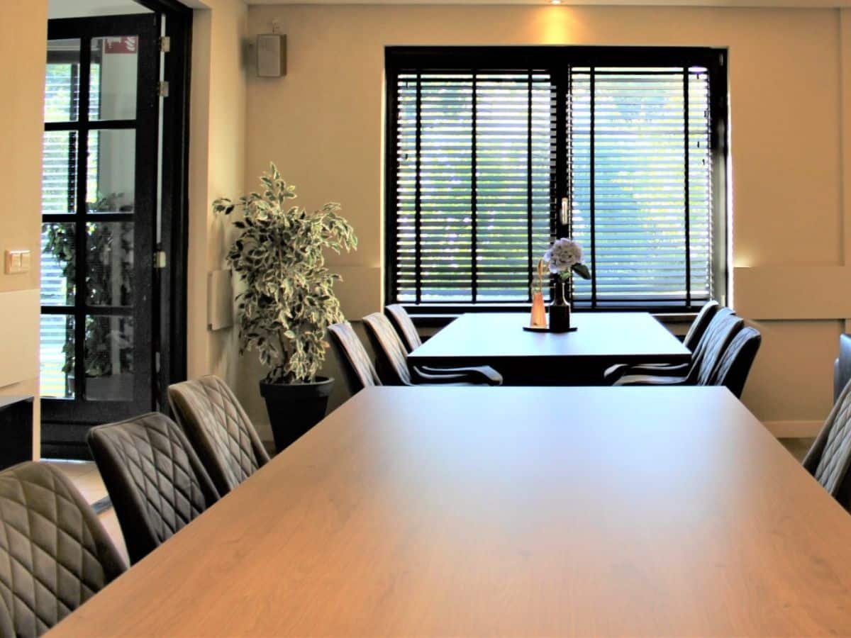 groepsaccommodatie-nijmegen-berg-en-dal-20-22-personen-9-slaapkamers-7 Moderne inrichting voor groepen