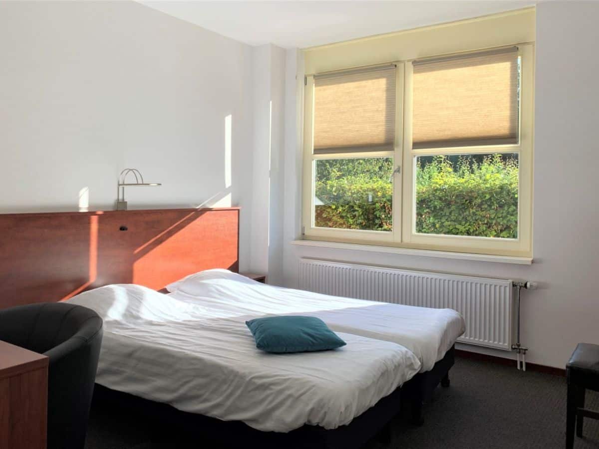 groepsaccommodatie-nijmegen-berg-en-dal-26-personen-10-slaapkamers-14 2-persoons slaapkamers in de groepsaccommodatie