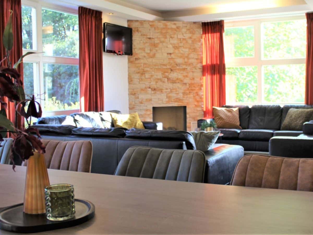 groepsaccommodatie-nijmegen-berg-en-dal-26-personen-10-slaapkamers-9 Sfeervolle inrichting van het huis Eversbosch 3
