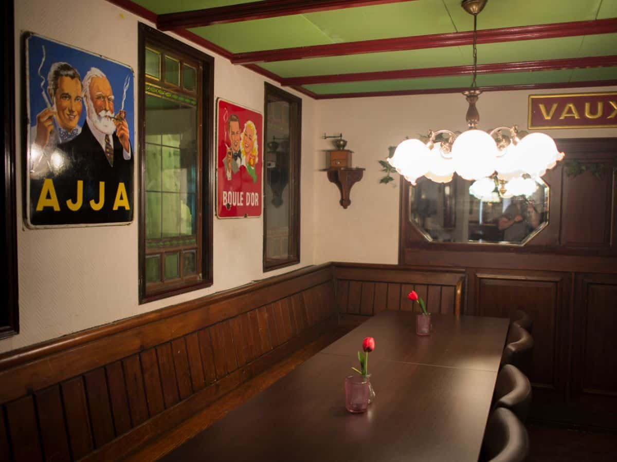 groepsaccommodatie-nijmegen-groesbeek-120-personen-36-slaapkamers-20 Sfeerbeeld van de pub