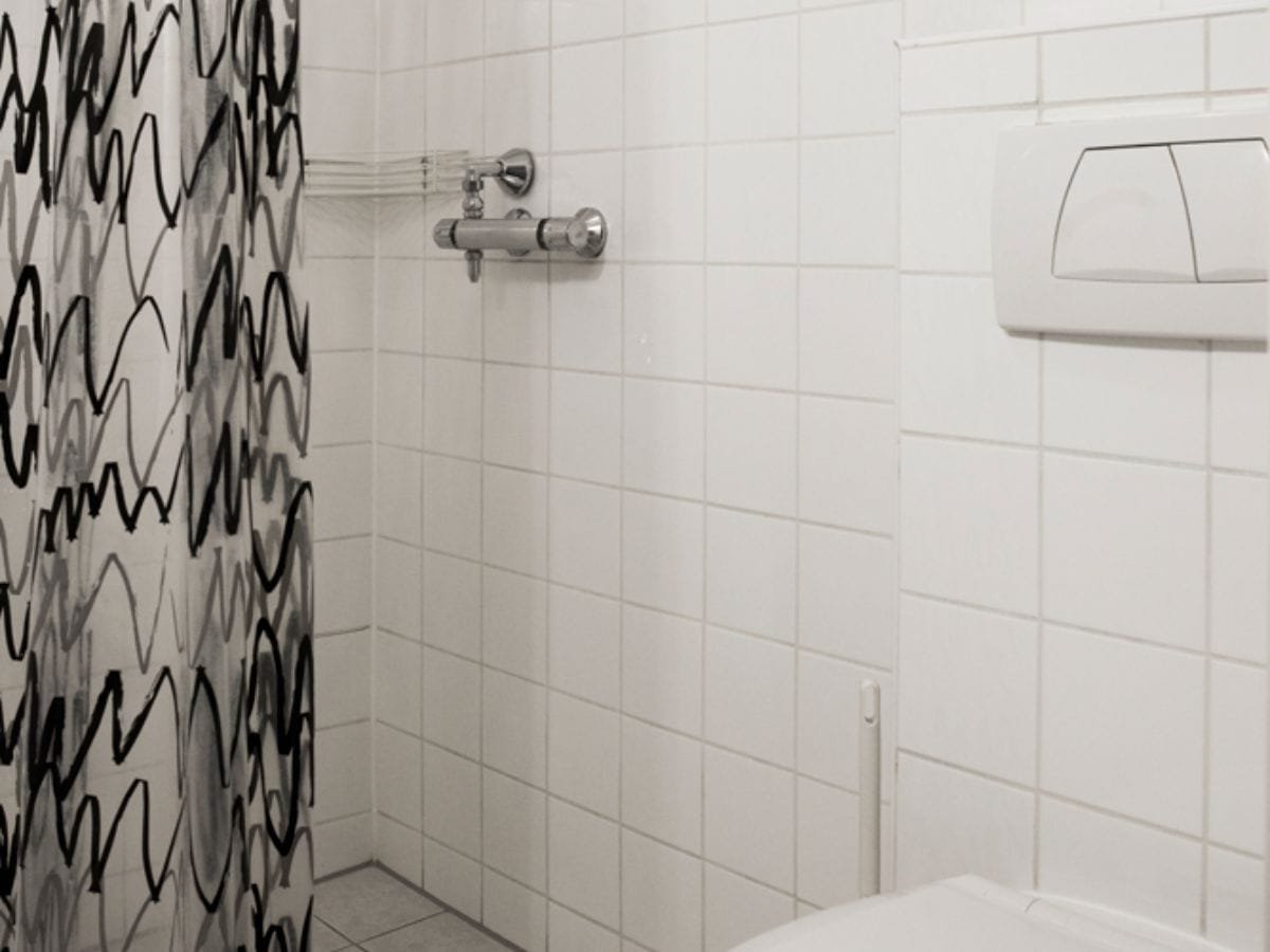 groepsaccommodatie-nijmegen-groesbeek-120-personen-36-slaapkamers-29 Veel slaapkamers met eigen douche en toilet