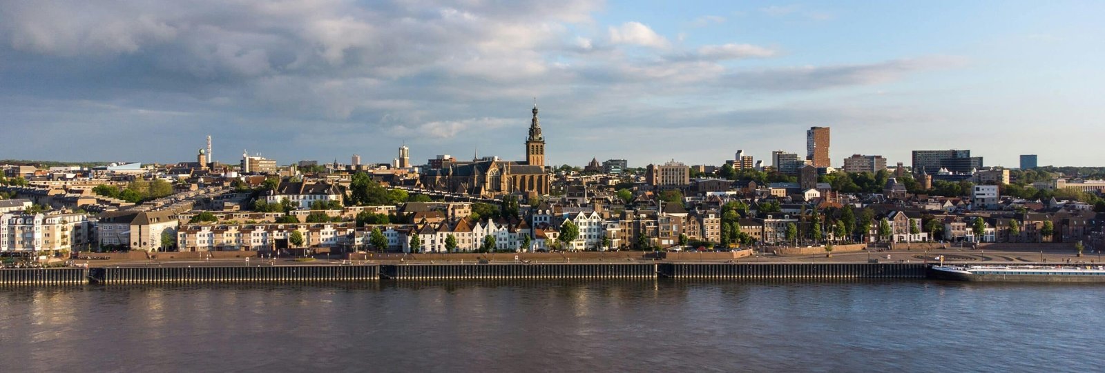 Panorama op de stad Nijmegen