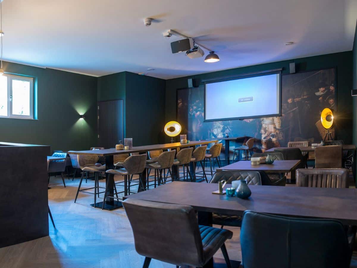 groepsaccommodatie-40-personen-7 Gezellige grote ruimtes voor het hele gezelschap